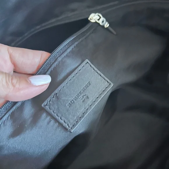 Burberry House Check Buckle Tote bag like new! - Picture 15 of 16